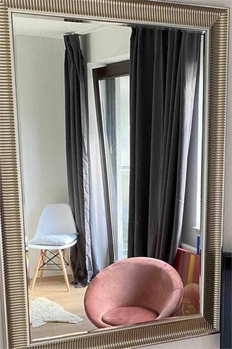 Schickes Apartment mit Balkon in Düsseldorf Exterior foto