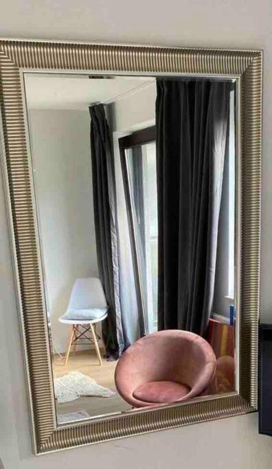 Schickes Apartment mit Balkon in Düsseldorf Exterior foto